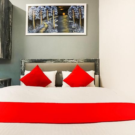 Hotel O Sheela Rohtak Bagian luar foto