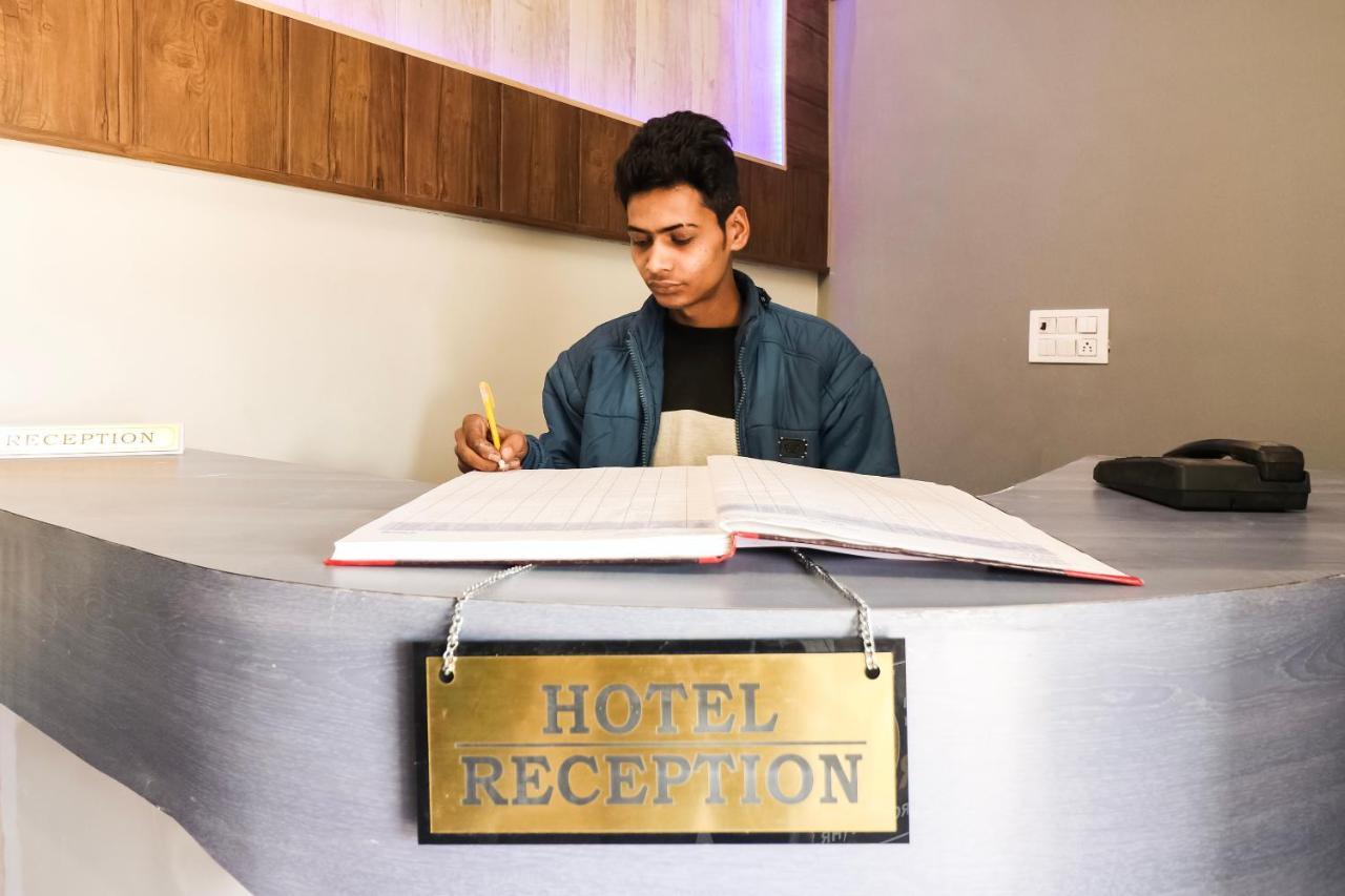 Hotel O Sheela Rohtak Bagian luar foto