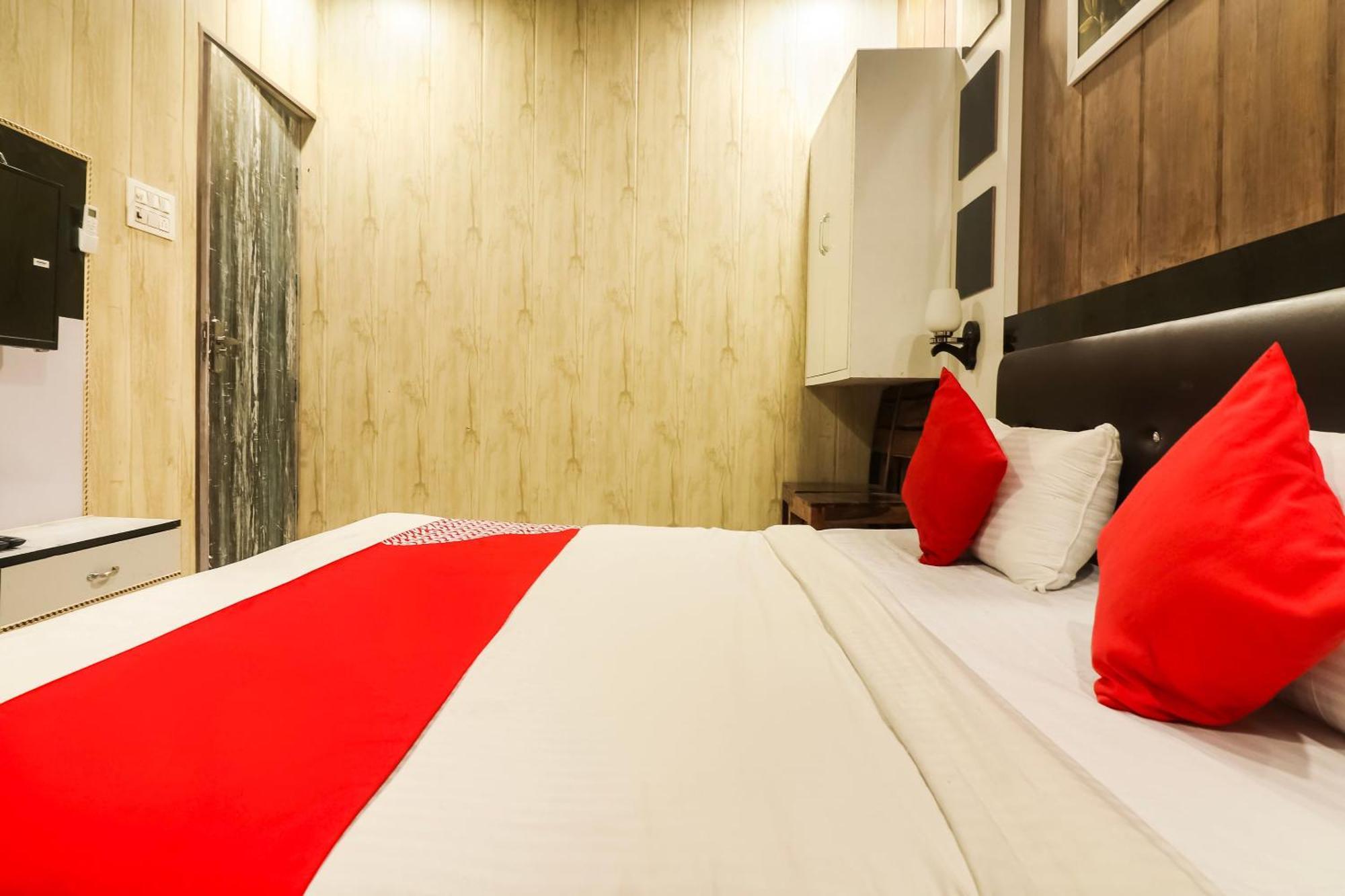 Hotel O Sheela Rohtak Bagian luar foto