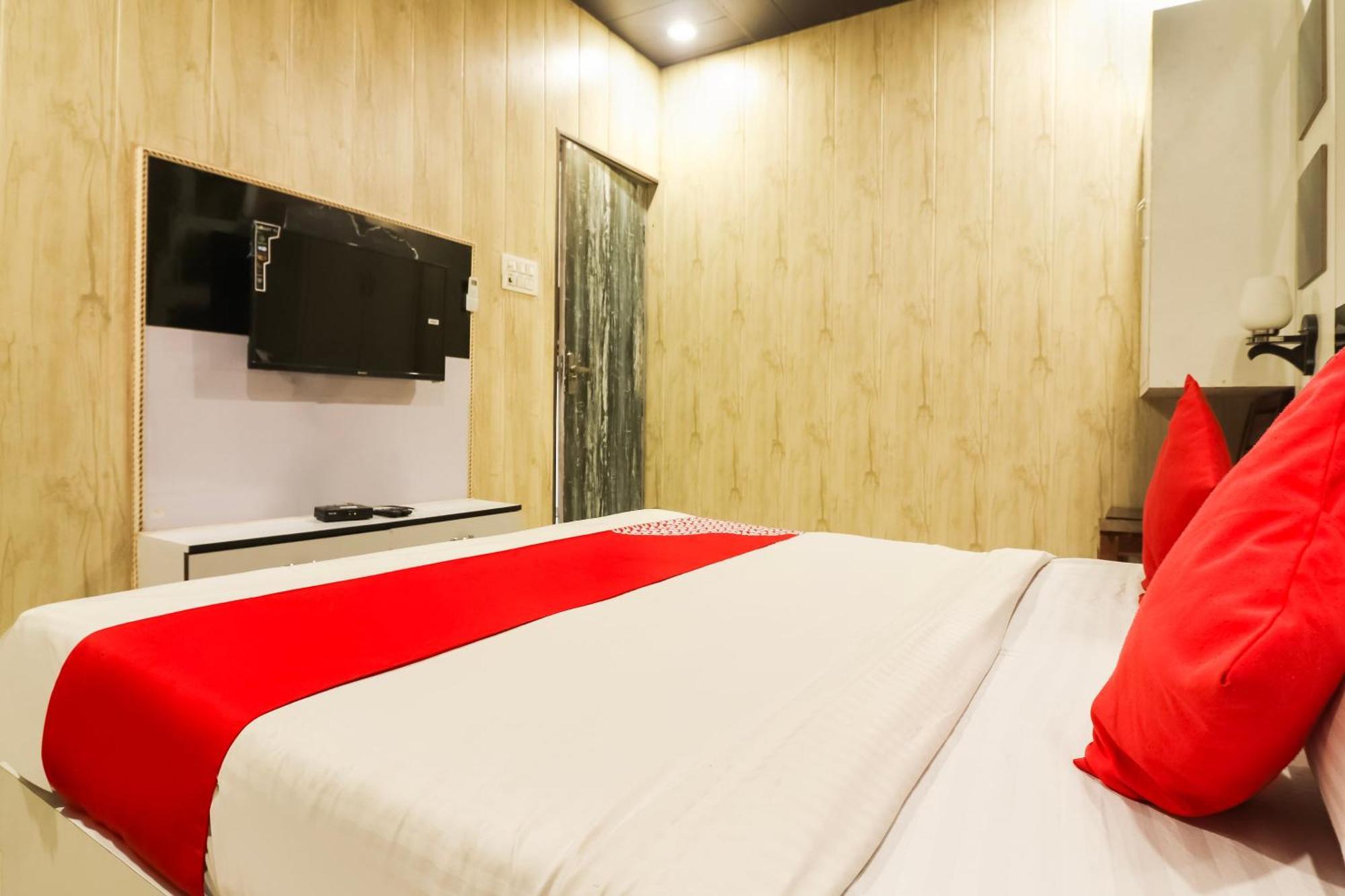Hotel O Sheela Rohtak Bagian luar foto