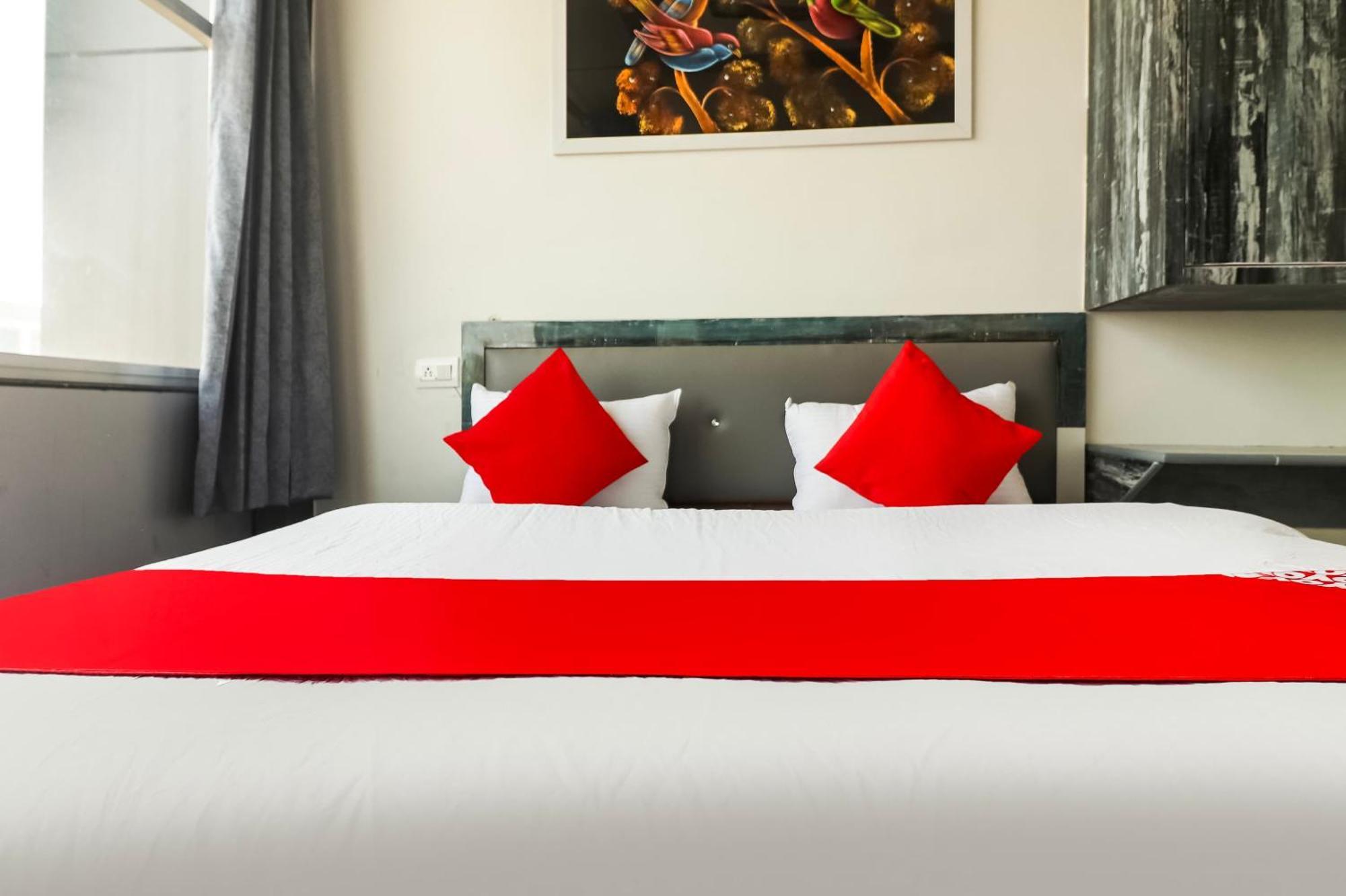 Hotel O Sheela Rohtak Bagian luar foto