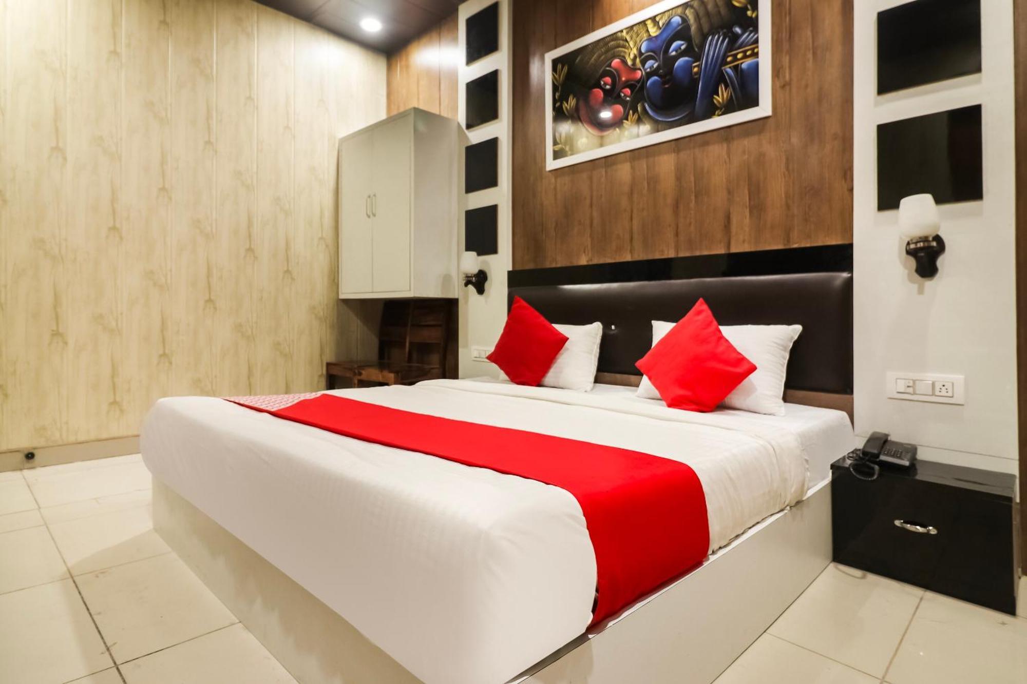 Hotel O Sheela Rohtak Bagian luar foto