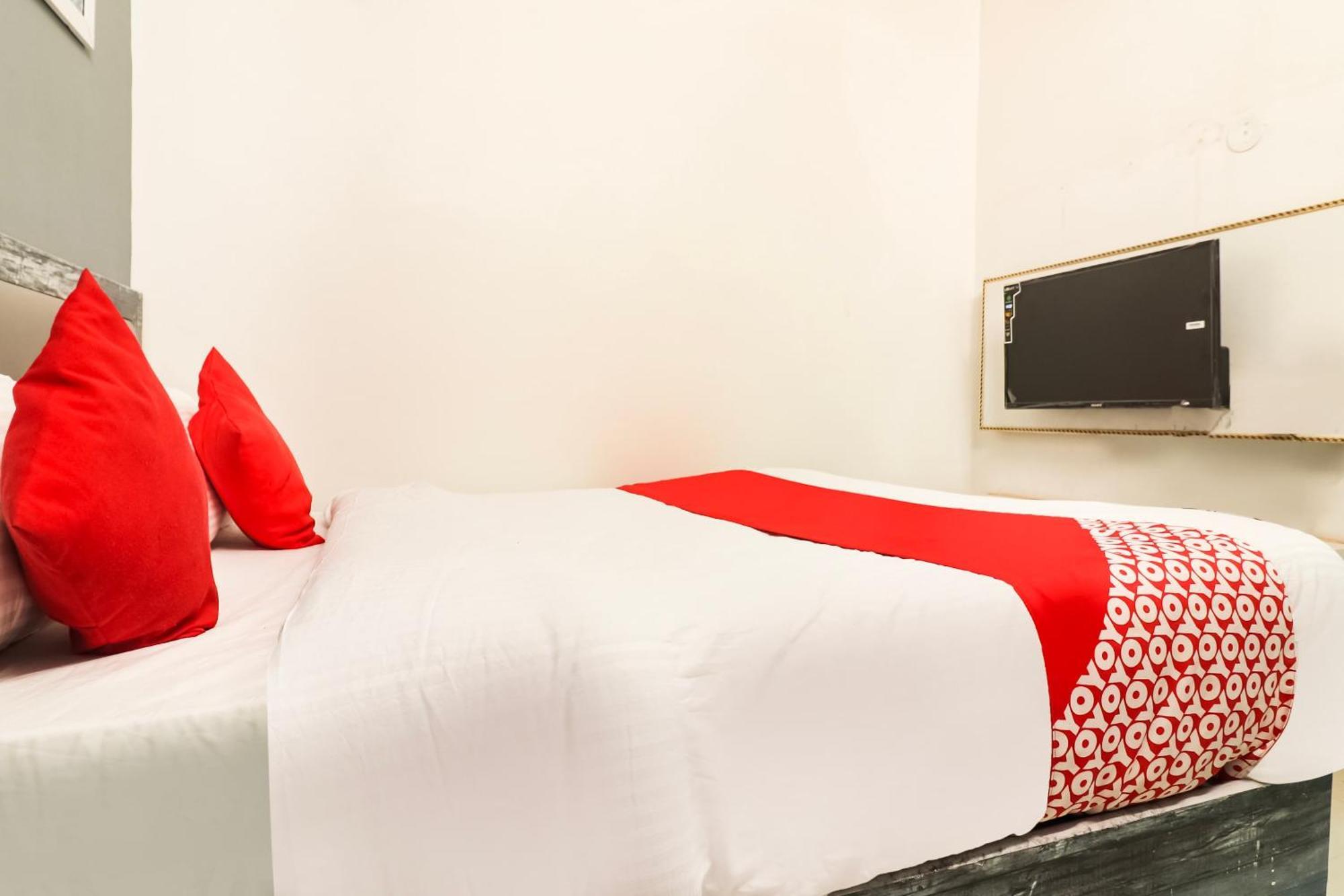 Hotel O Sheela Rohtak Bagian luar foto